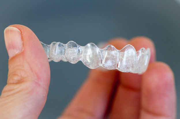 Invisalign Braces In Manchester vs Clear Braces – Which Is Best
